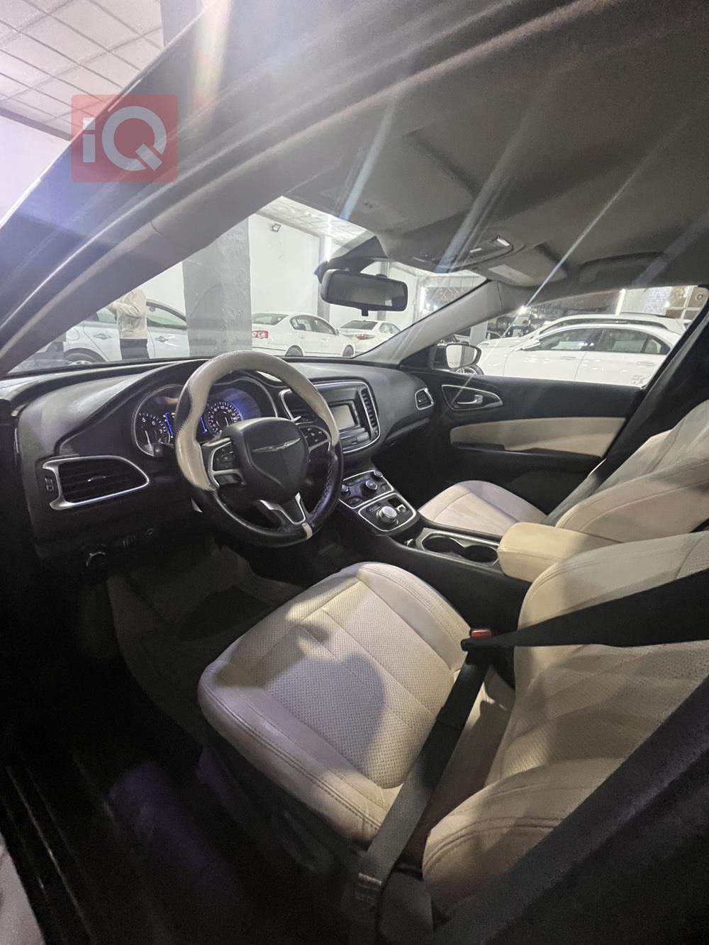 Chrysler 200